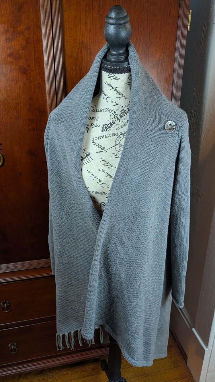 One-Button Tassel Tie Asymmetrical Hem Cardigan L/XL